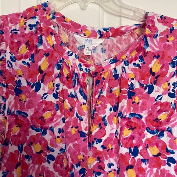 Time and Tru Pink Floral Sleeveless Blouse with Key Hole Neckline - Picture 2 of 7